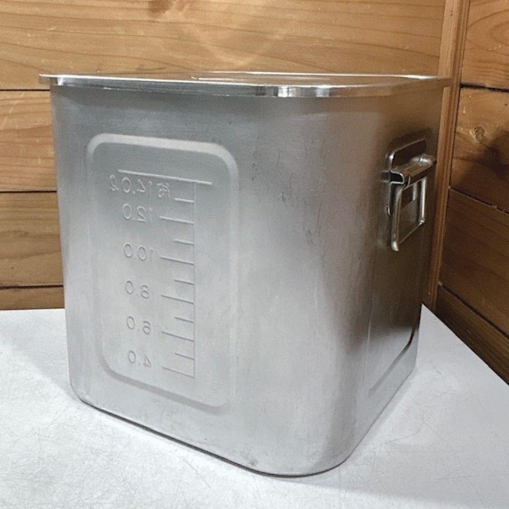 【中古】AG/アカギ 業務用 ステンレス 深型角キッチンポット SIZE:27 27cm 容量 18L 持ち手付き 蓋付き《在庫数 4》