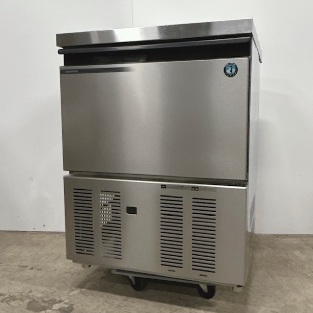 【中古】HOSHIZAKI/ホシザキ 業務用 製氷機 ハーフキューブ仕様 アンダーカウンタータイプ IM-65M-2-21 2023年製 ※特注天板付き