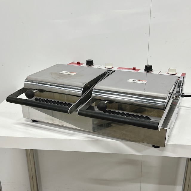 【中古】SUNTEC/サンテックコーポレーション 業務用パニーニメーカー パニーニクッカー ホットサンドメーカー 二連式 PC-20