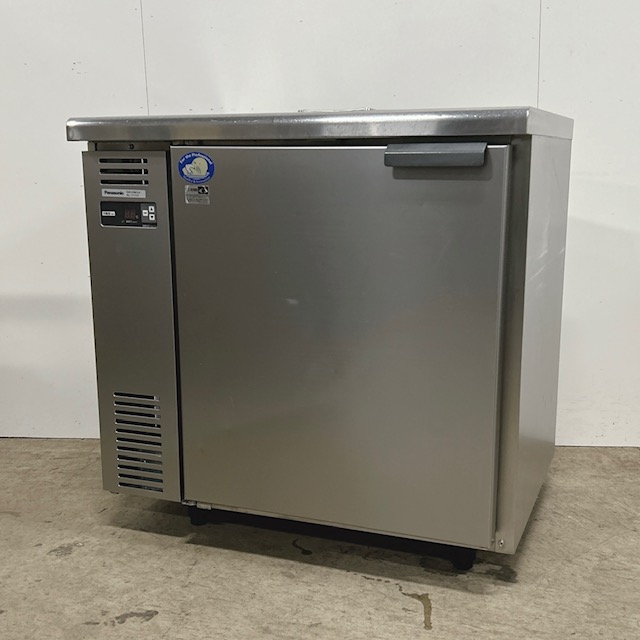 【中古】Panasonic/パナソニック  業務用 コールドテーブル冷蔵庫 業務用冷蔵庫 SUR-UT861LA 160L 2017年製 ※ホテルパン用穴あき（特注天板）