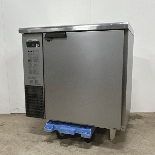 【中古】Panasonic/パナソニック  業務用 コールドテーブル冷蔵庫 業務用冷蔵庫 SUR-UT861LB1 160L 2025年製 ※ホテルパン用穴あき（特注天板）