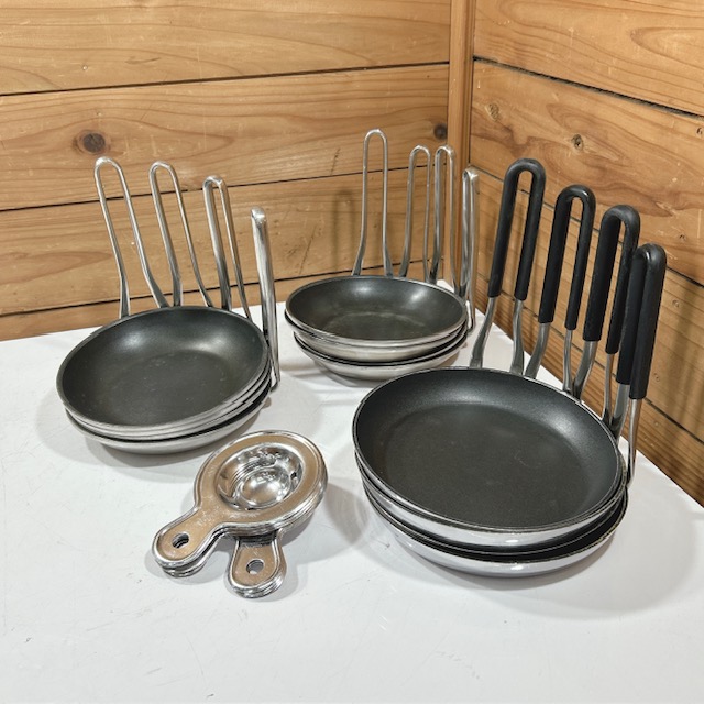 【中古】業務用 調理器具 片手すき焼き鍋 一人鍋 親子鍋 すきやき 2種類 12点セット エッグセパレーター 10点付 計22点セット